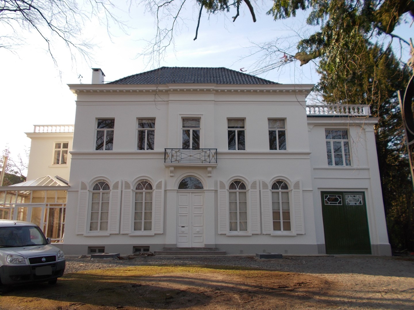 2015 RENOVATIE Oudegem geklasseerd herenhuis 03 Voorgevel
